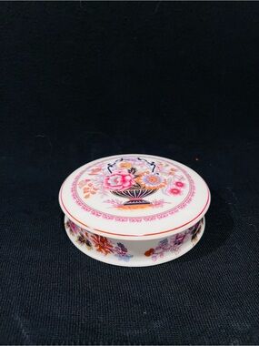 Vintage Limoges France Porcelain Round Trinket Box 5”